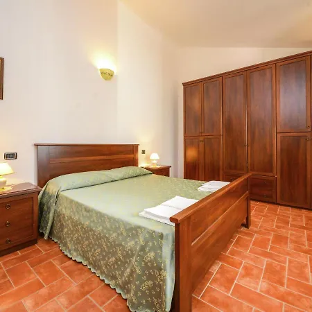 Vakantiehuis Cozy In Pupaggi With Swimming Pool *